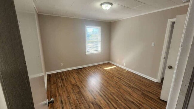 Building Photo - 112 Second St SW