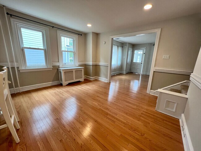 Building Photo - Gorgeous 3-Bedroom Home in Narberth! Avail...