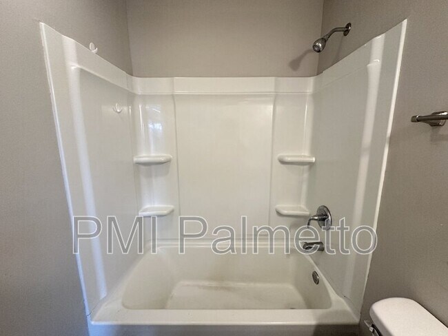 Building Photo - 520 Jasper St