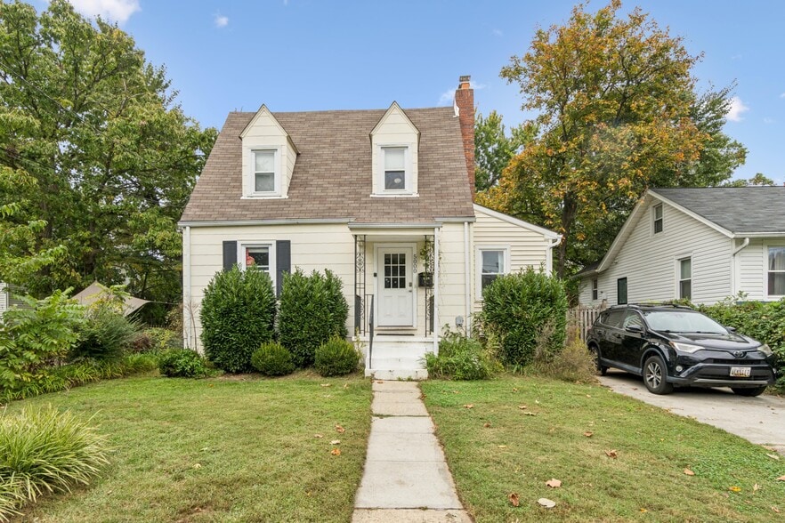 Primary Photo - 5000 Quebec St