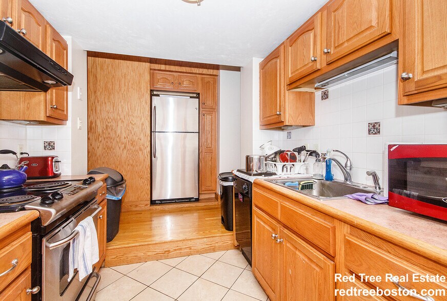 Building Photo - 87 Myrtle St