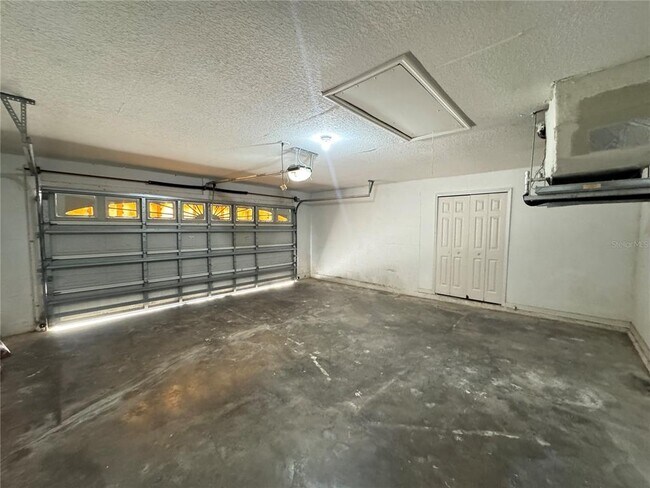 Building Photo - 725 Pelican Ct