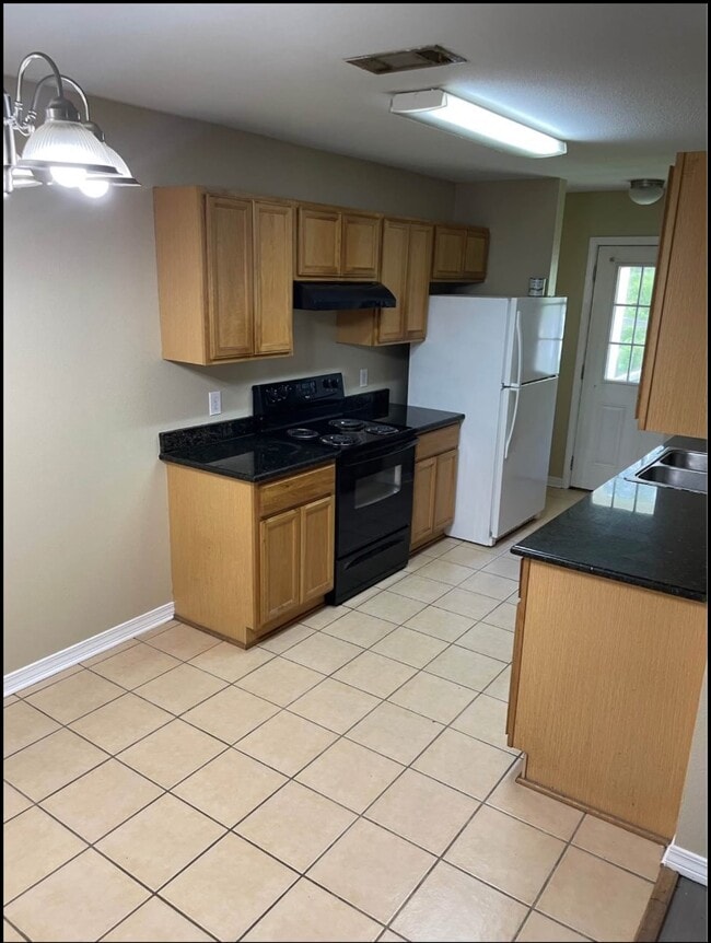 Building Photo - 15533 Quail Creek Cove