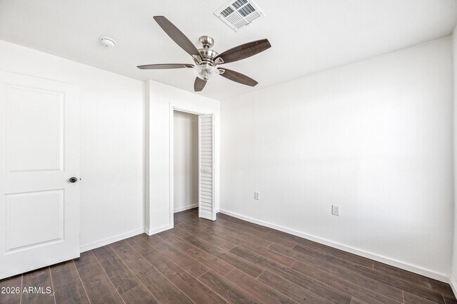 Building Photo - 330 N 15th St