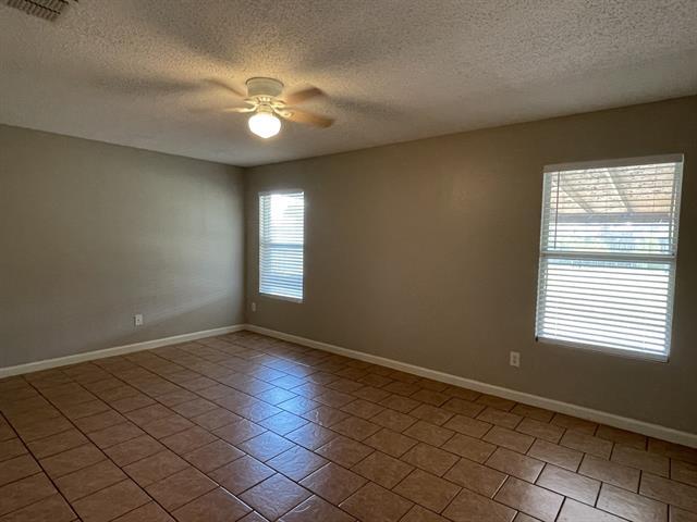 Building Photo - 5619 Swan Lake Dr