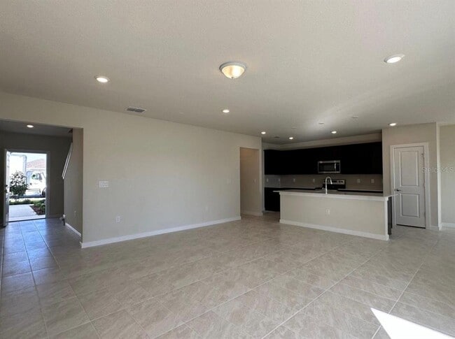 Building Photo - 5322 Royal Point Ave