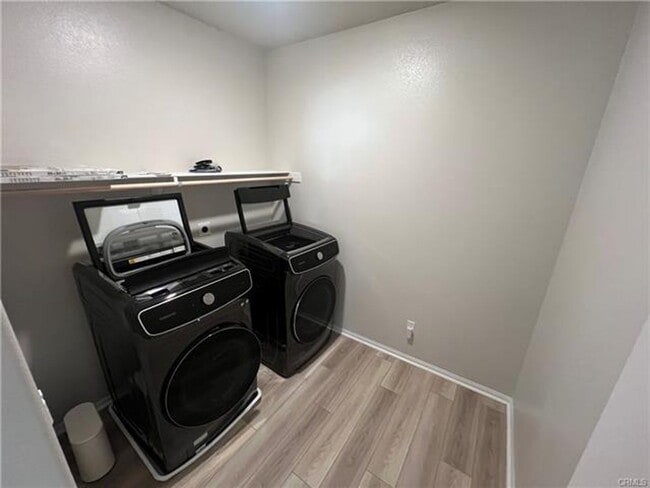 Building Photo - Spacious and beautifully appointed 5-bedroom, 3-bathroom home