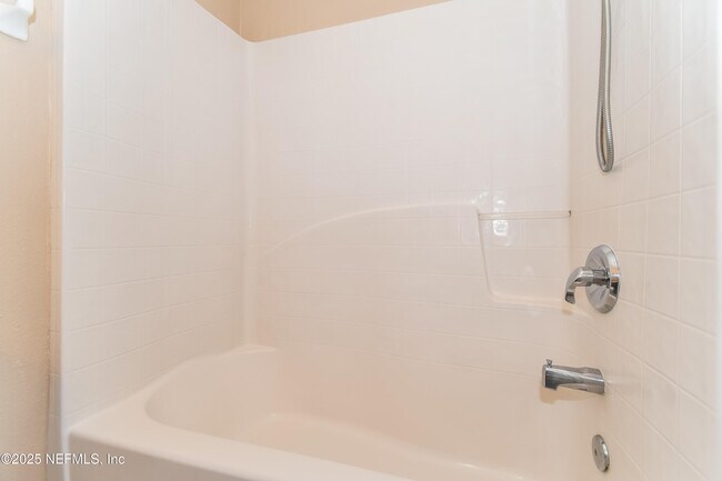 Building Photo - 8424 THORNBUSH Ct