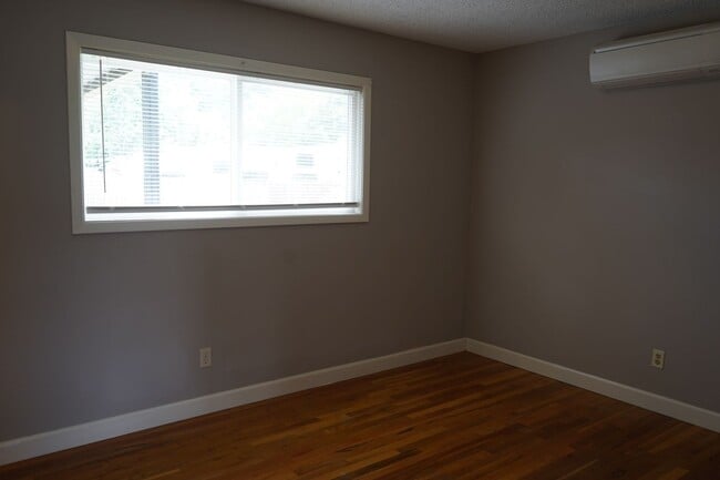 Building Photo - 5809 NE 91st Ave