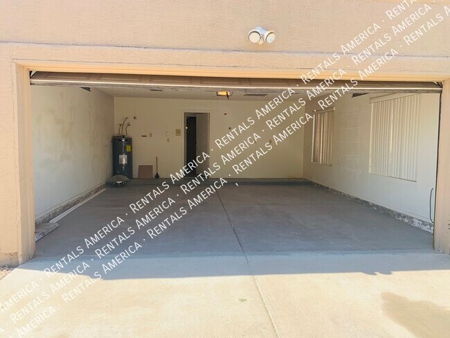 Building Photo - 12240 S 45th St