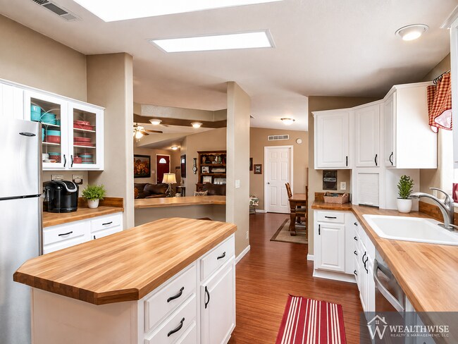 Building Photo - Rare One-Acre Rental Opportunity with Open Farmland Views