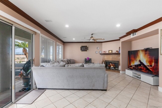 Building Photo - 10394 Valley Waters Dr