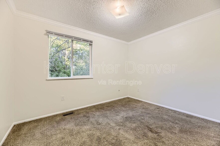 Building Photo - 3208 S Olathe Way