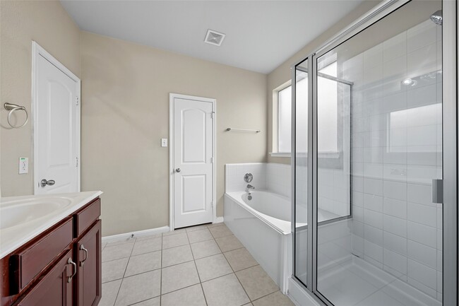 Building Photo - 2551 Marquette Trail