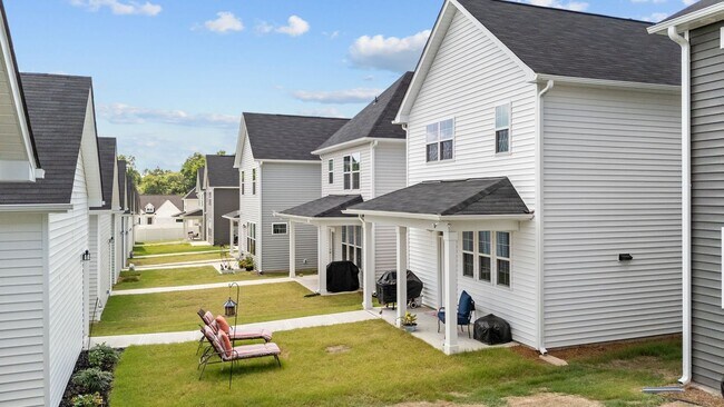 Building Photo - Stunning 3BR Home with Spacious Open Layout, Community Pool & Playground