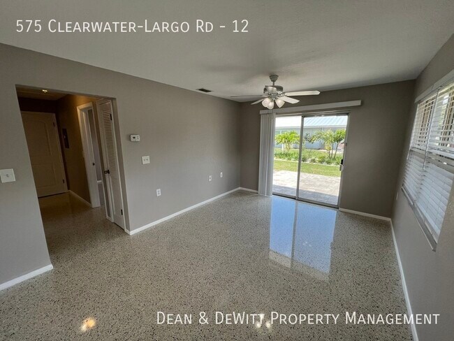 Building Photo - 575 Clearwater Largo Rd