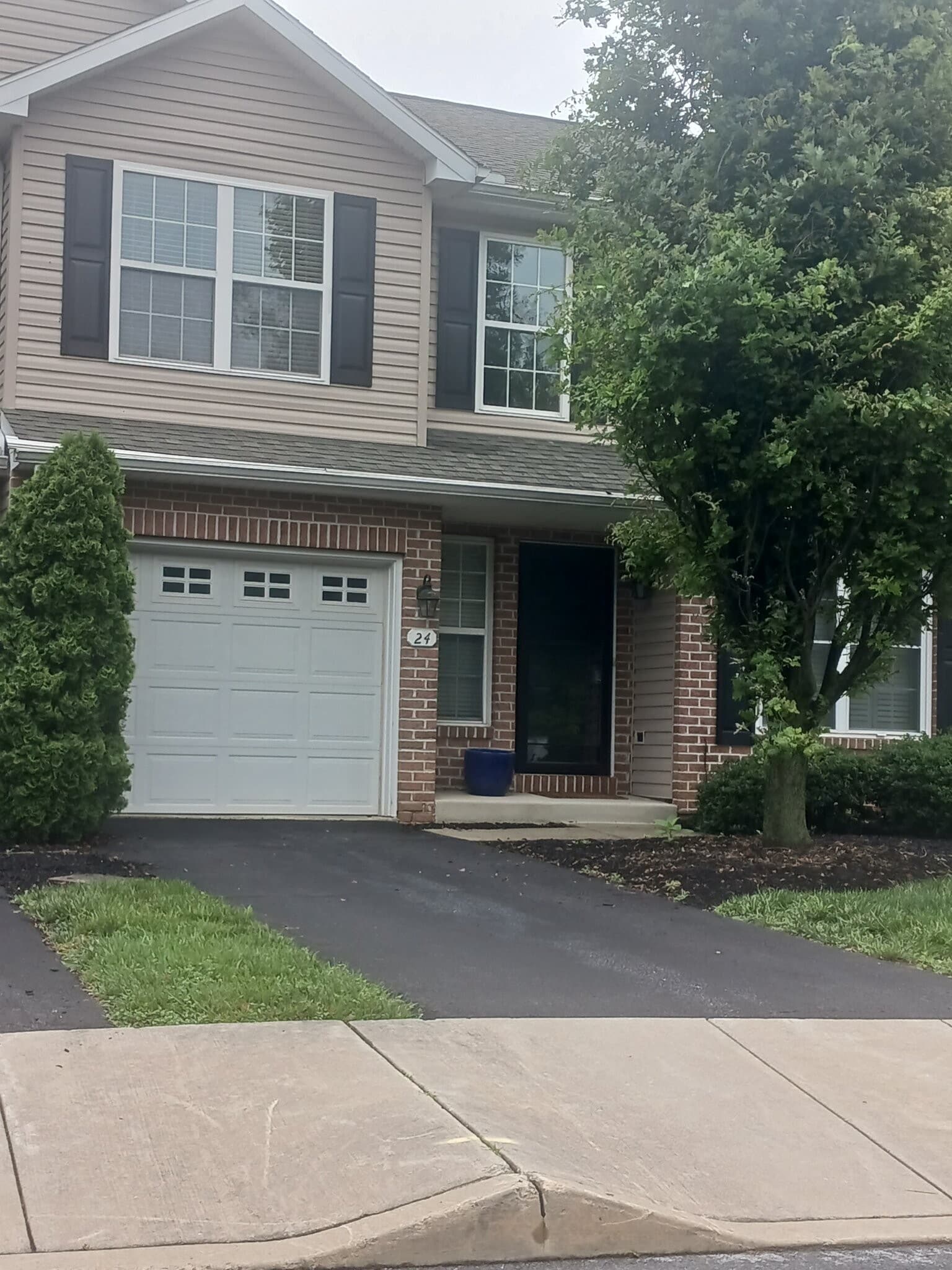 Building Photo - 24 Parkside Dr