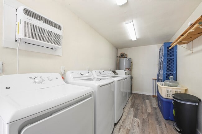 Building Photo - 808 Sul Ross St