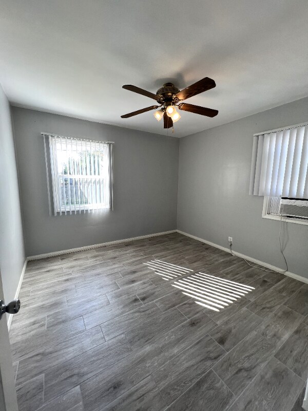 Building Photo - 1122 E Santa Fe Ave