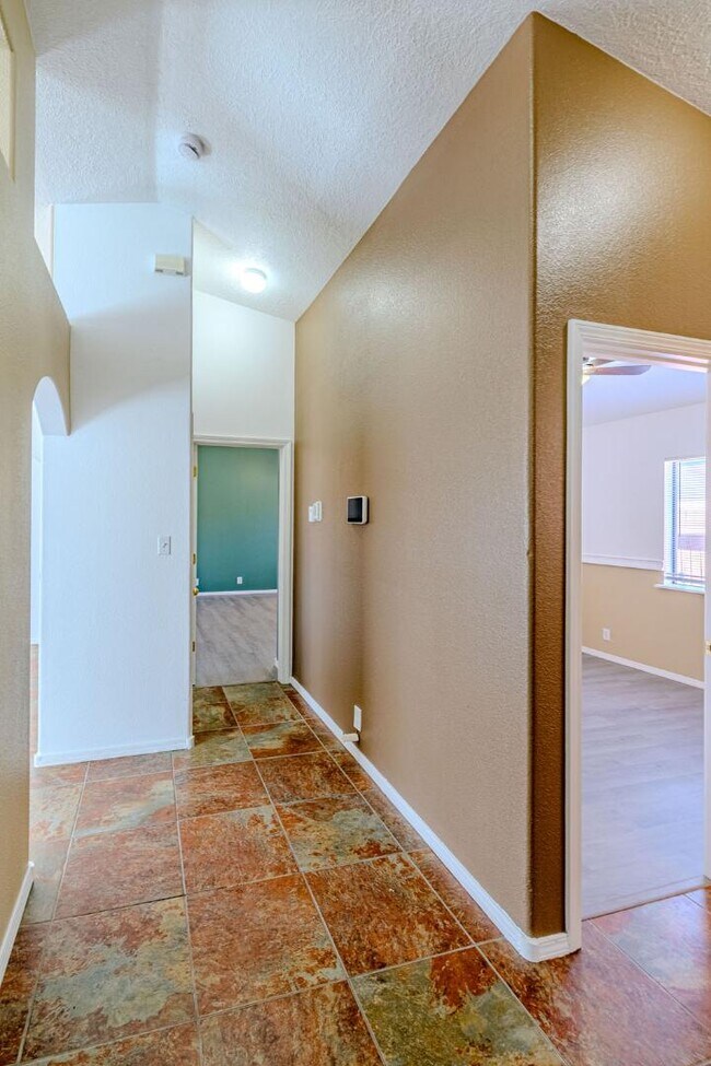 Building Photo - 4720 Shepherd Ct NE