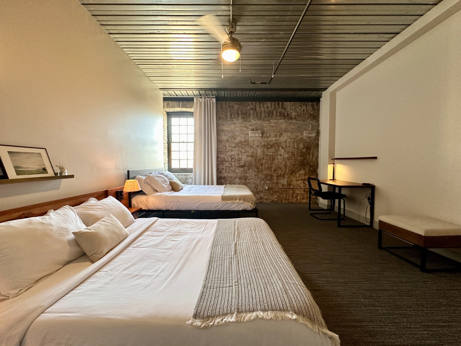 Building Photo - 1009 W Juneau Ave