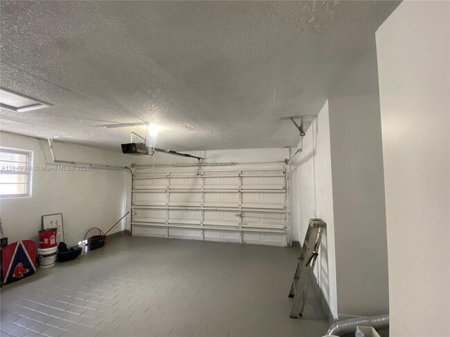 Building Photo - 10225 SW 144th Ct