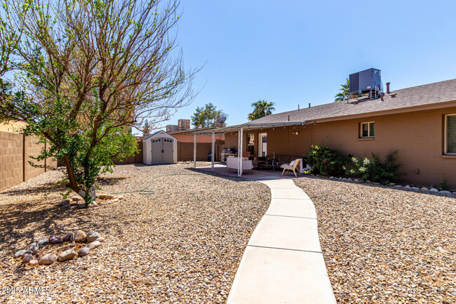 Building Photo - 3239 S Kenwood Ln