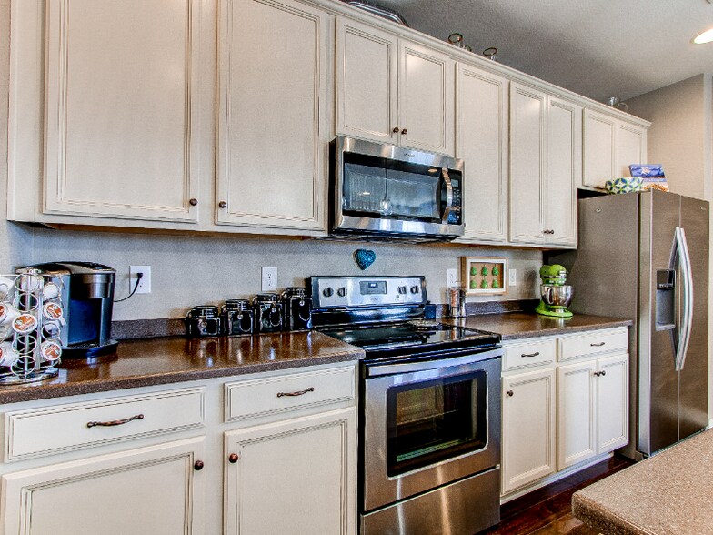 Building Photo - 16426 Zuni Pl