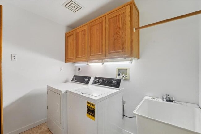 Building Photo - 4 bedroom in Snohomish WA 98290