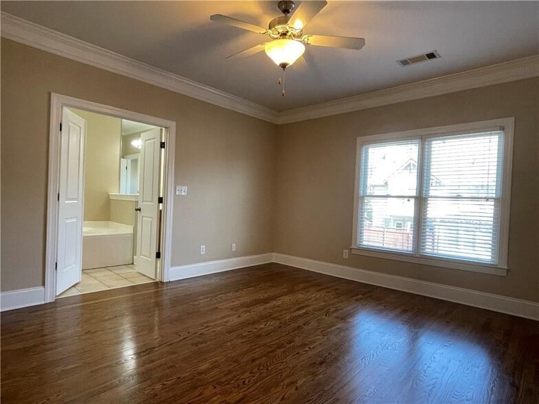 Building Photo - 131 W Ridge Way