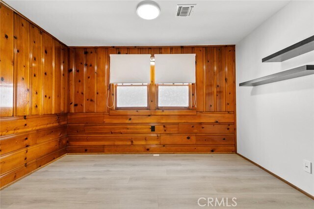 Building Photo - 408 W Dryden St