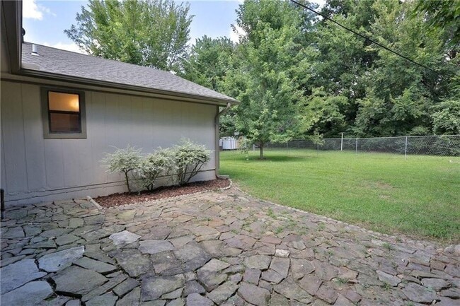 Patio & Back Yard - 1340 N Maxwell Dr