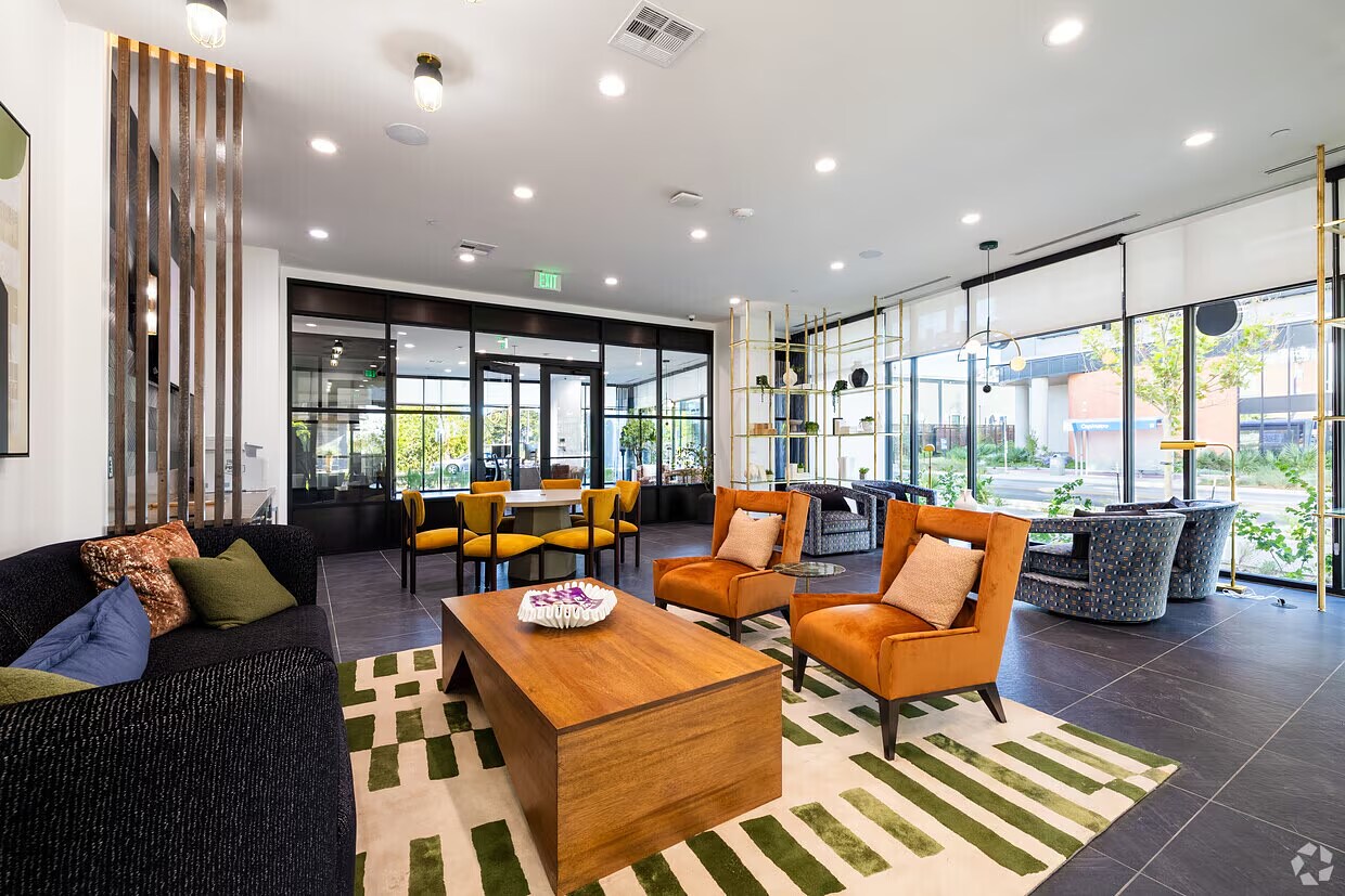 Building Photo - 1010 Springdale Rd