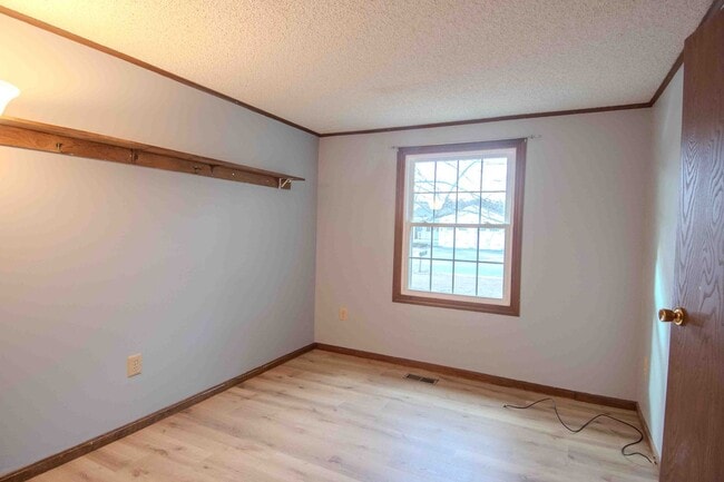 Building Photo - 3 Bedroom Ranch Available for Rent March 1st