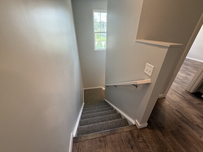 Building Photo - 211 Terrace Dr
