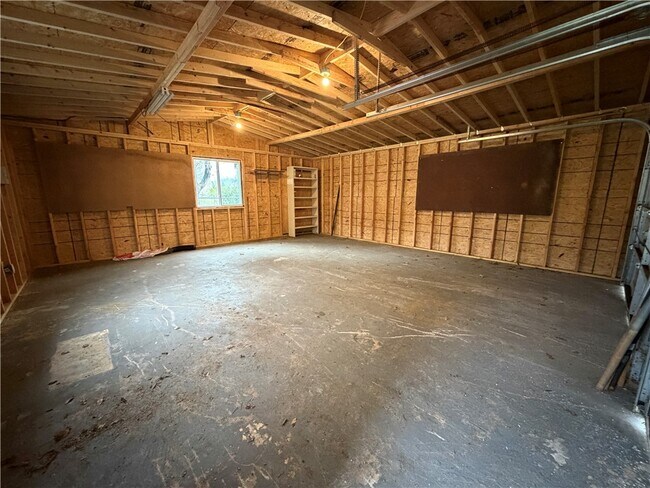 Building Photo - 2255 E Huntsville Rd