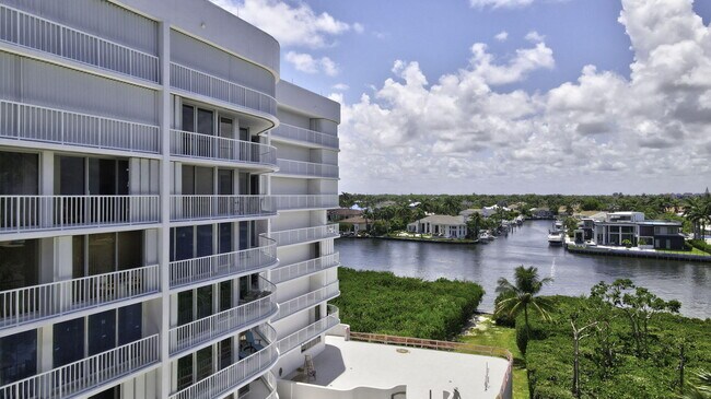 Building Photo - 3210 S Ocean Blvd