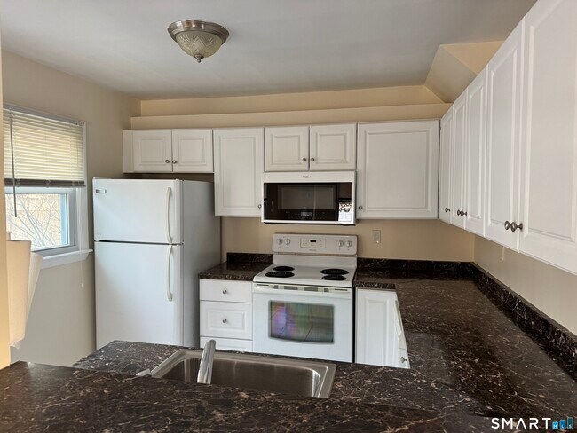 Building Photo - 855 Black Rock Tpke