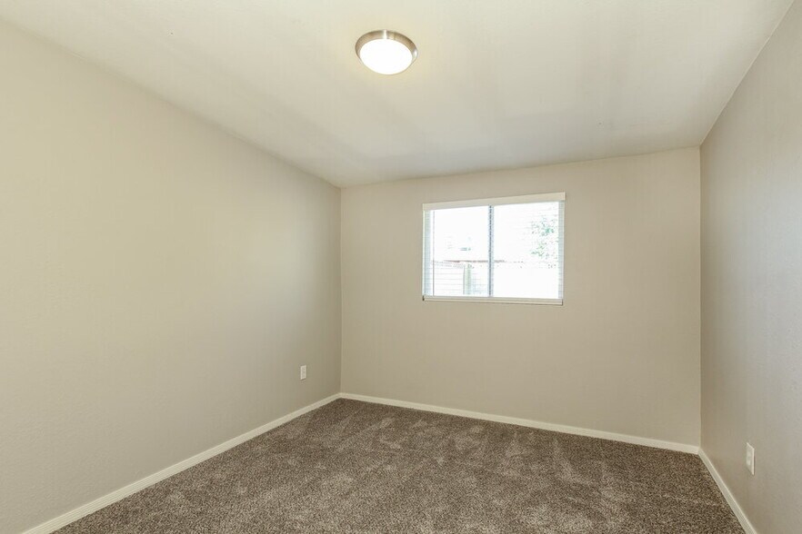 Building Photo - 6850 W Coolidge St