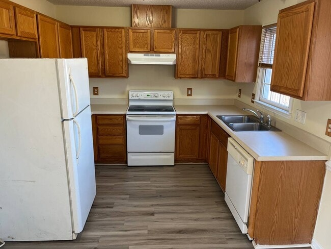 Building Photo - 2050 Compacta Dr