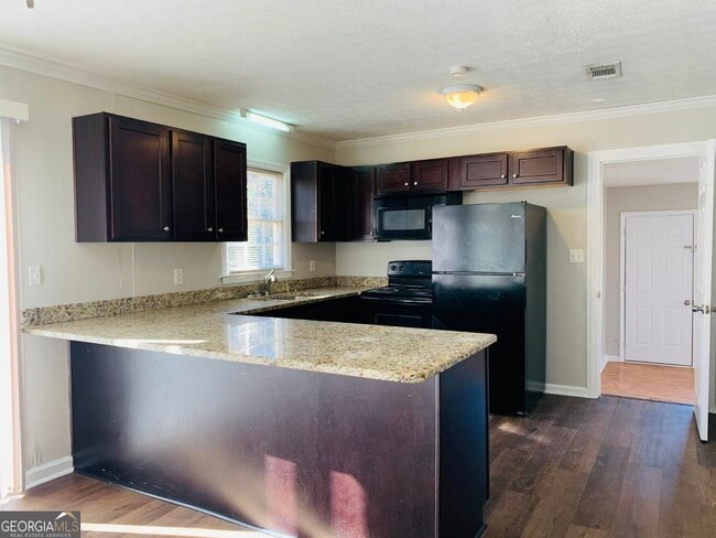 Building Photo - 208 Laurel Ln