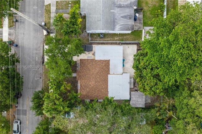 Building Photo - 6531 SW 57th Pl
