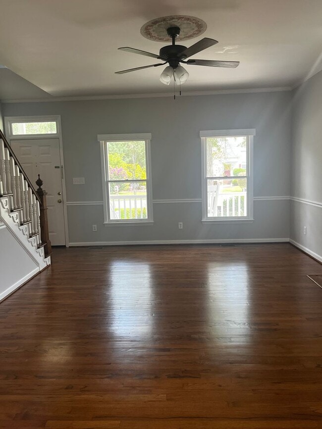 Building Photo - Three Bedroom located in the Ghent Neighborhood