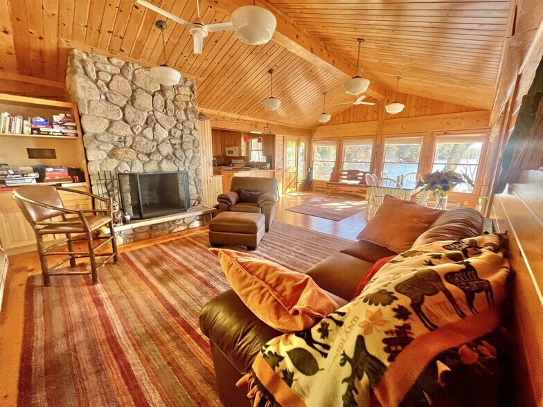 Building Photo - 11 Basswood Bay Rd