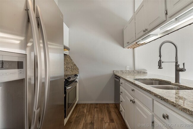 Building Photo - 3712 S Madison Ave