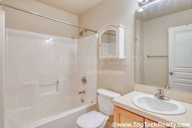 Building Photo - 14705 SW Redbud Way