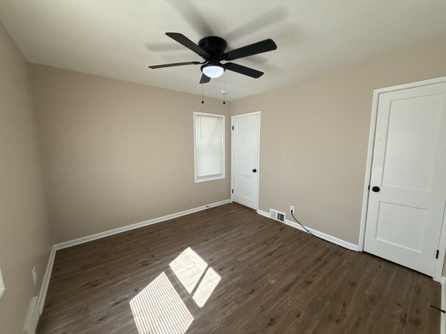 Building Photo - Freshly Renovated 3-Bedroom Home – Quality...