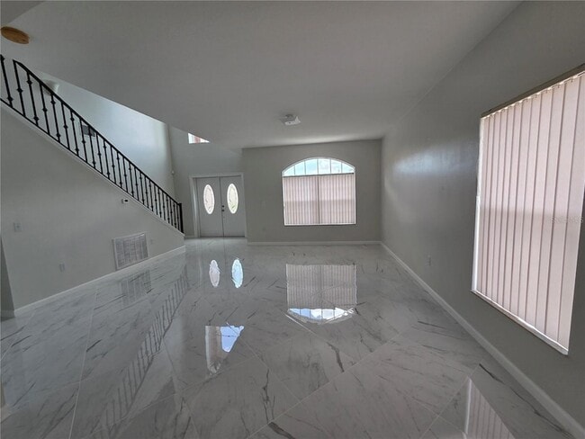 Building Photo - 330 Aldershot Ct