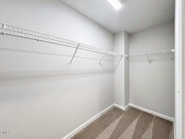 Building Photo - 136 Kobus Ct