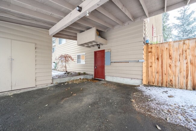 Building Photo - Move-In Special: 1 Month Free | Spacious 4-Bedroom Contemporary Home with 1-Bedroom ADU